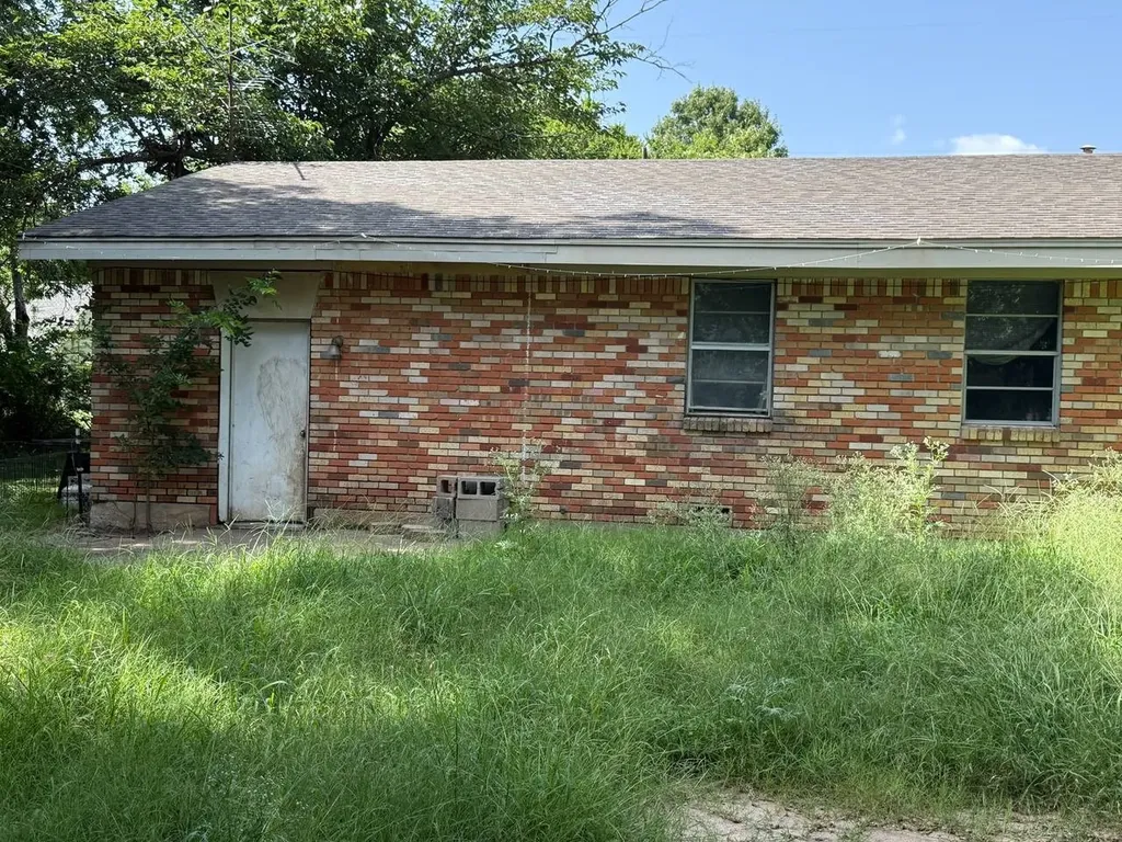 802 E Main Street Tioga TX 76271