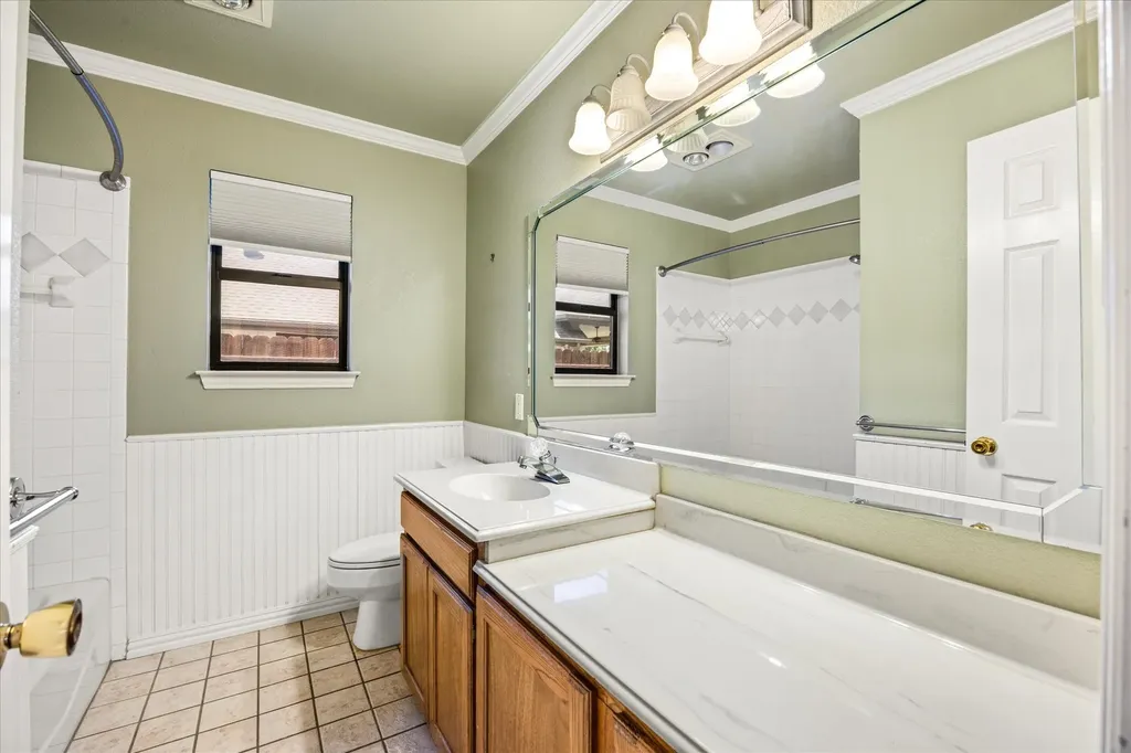 105 Casas Del Sur Street Granbury TX 76049