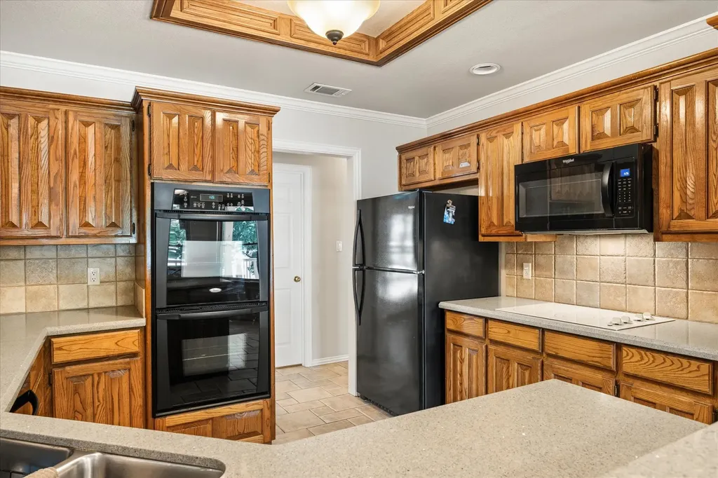 105 Casas Del Sur Street Granbury TX 76049