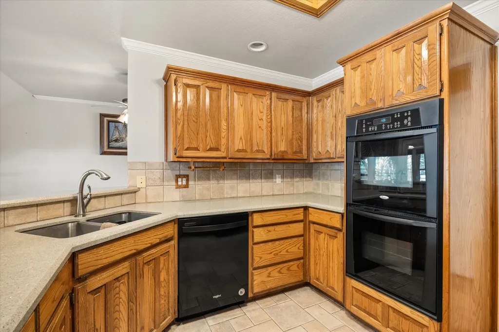 105 Casas Del Sur Street Granbury TX 76049
