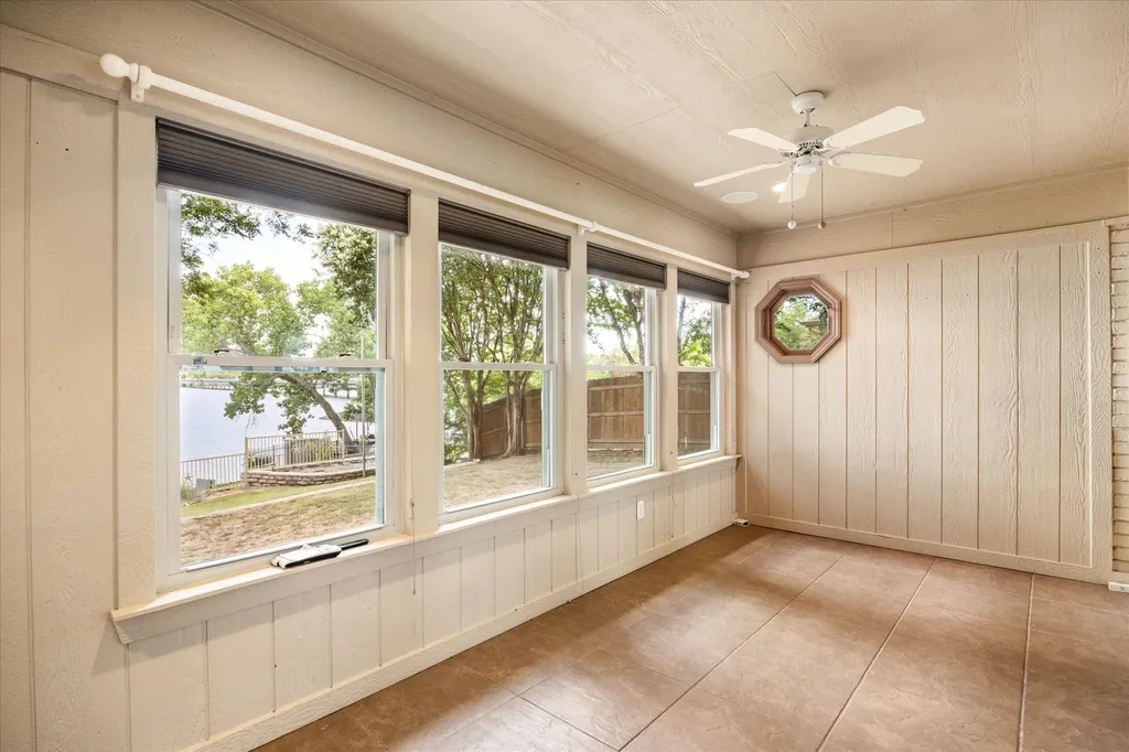 105 Casas Del Sur Street Granbury TX 76049