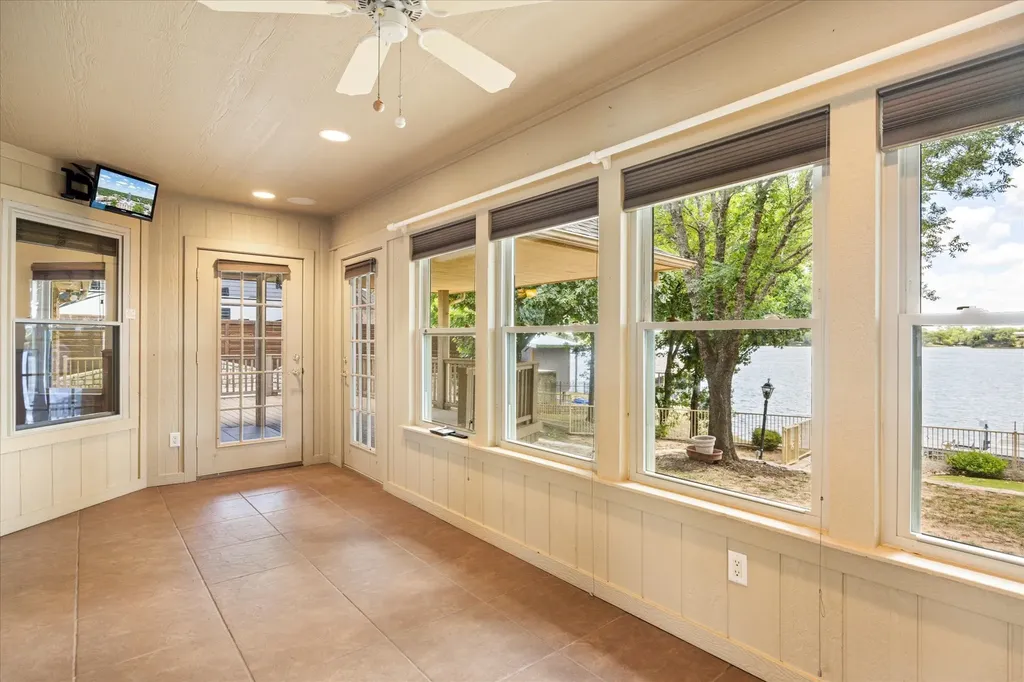 105 Casas Del Sur Street Granbury TX 76049