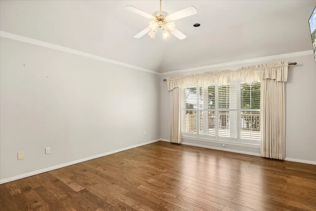 105 Casas Del Sur Street Granbury TX 76049