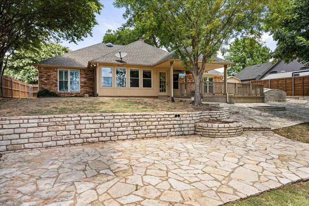 105 Casas Del Sur Street Granbury TX 76049