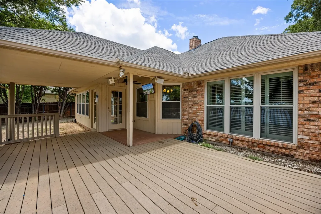 105 Casas Del Sur Street Granbury TX 76049