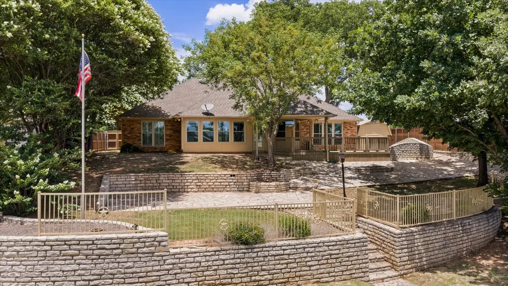 105 Casas Del Sur Street Granbury TX 76049