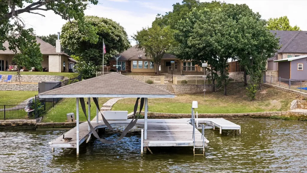 105 Casas Del Sur Street Granbury TX 76049