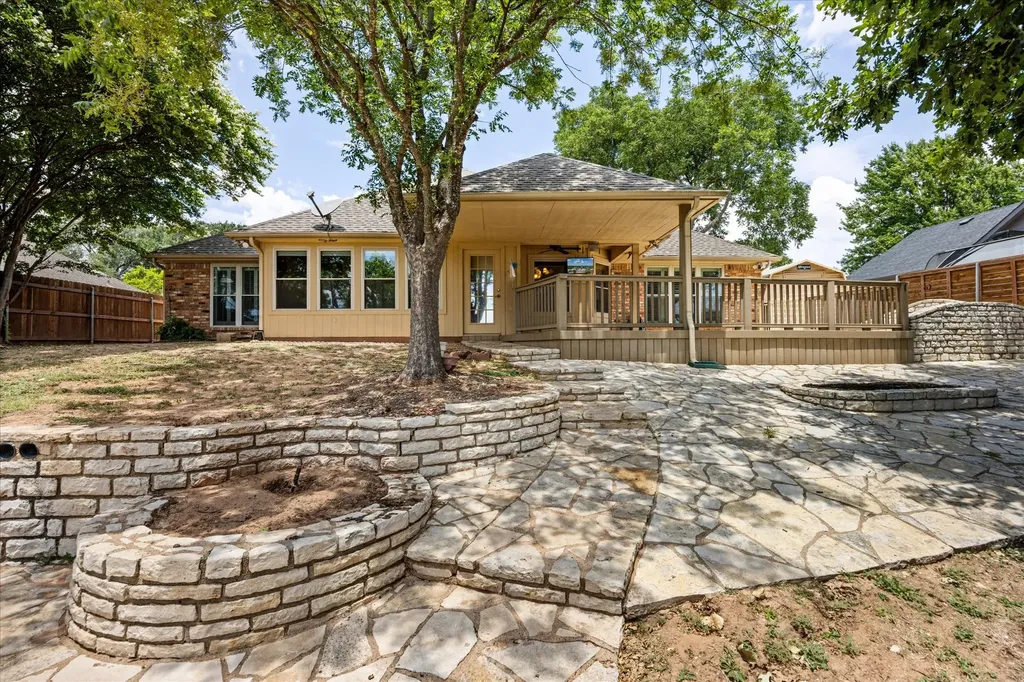 105 Casas Del Sur Street Granbury TX 76049