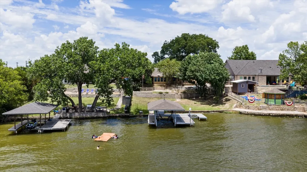 105 Casas Del Sur Street Granbury TX 76049