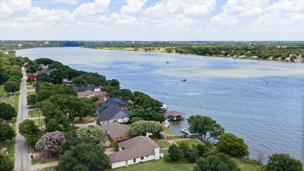 105 Casas Del Sur Street Granbury TX 76049