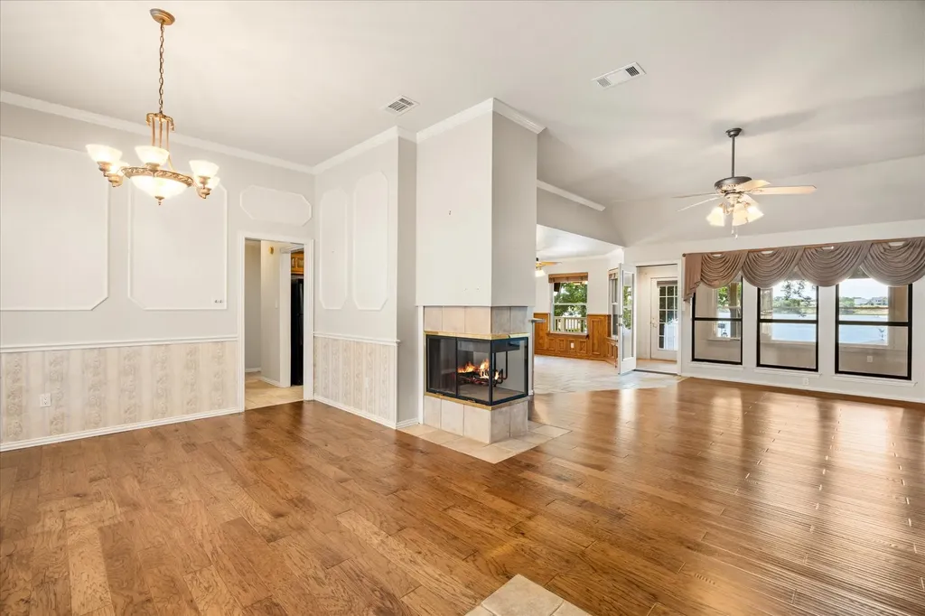 105 Casas Del Sur Street Granbury TX 76049