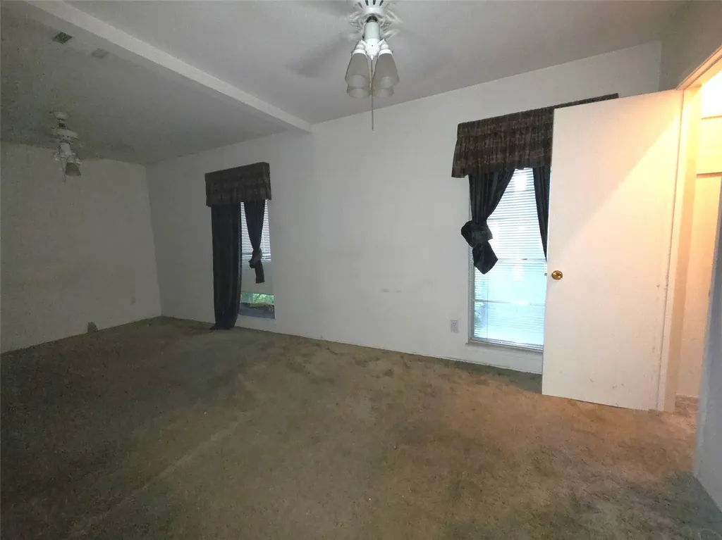 1908 Brookview Drive Arlington TX 76010