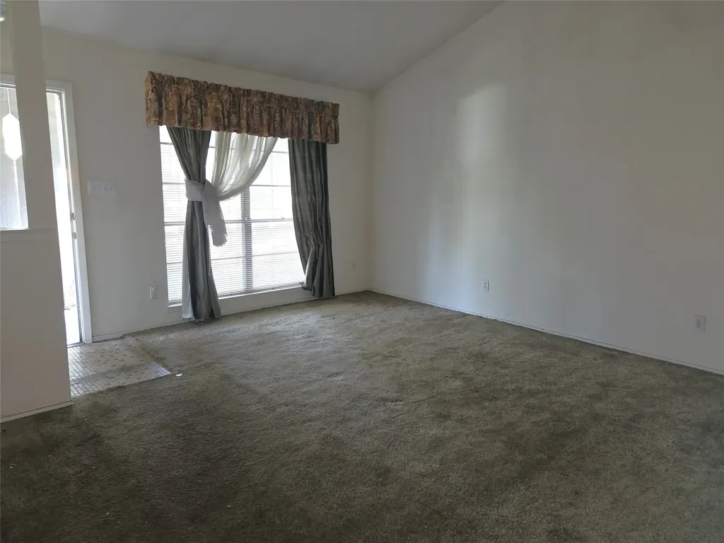 1908 Brookview Drive Arlington TX 76010