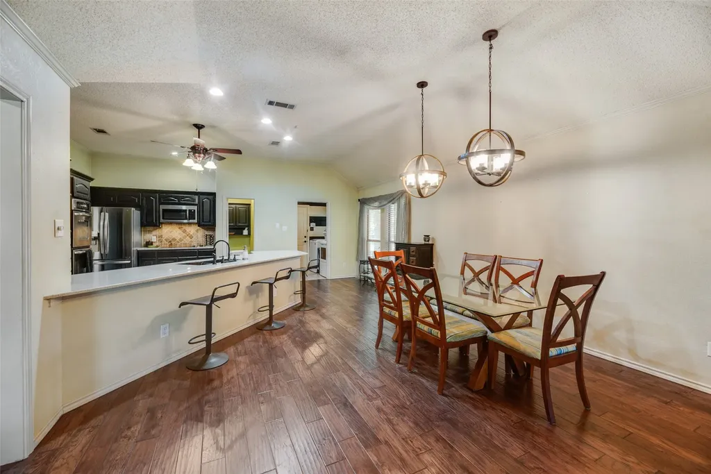 2921 Oak Ridge Drive Hurst TX 76054
