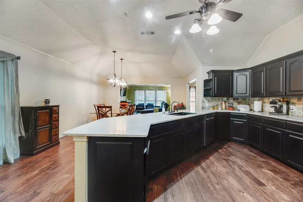 2921 Oak Ridge Drive Hurst TX 76054