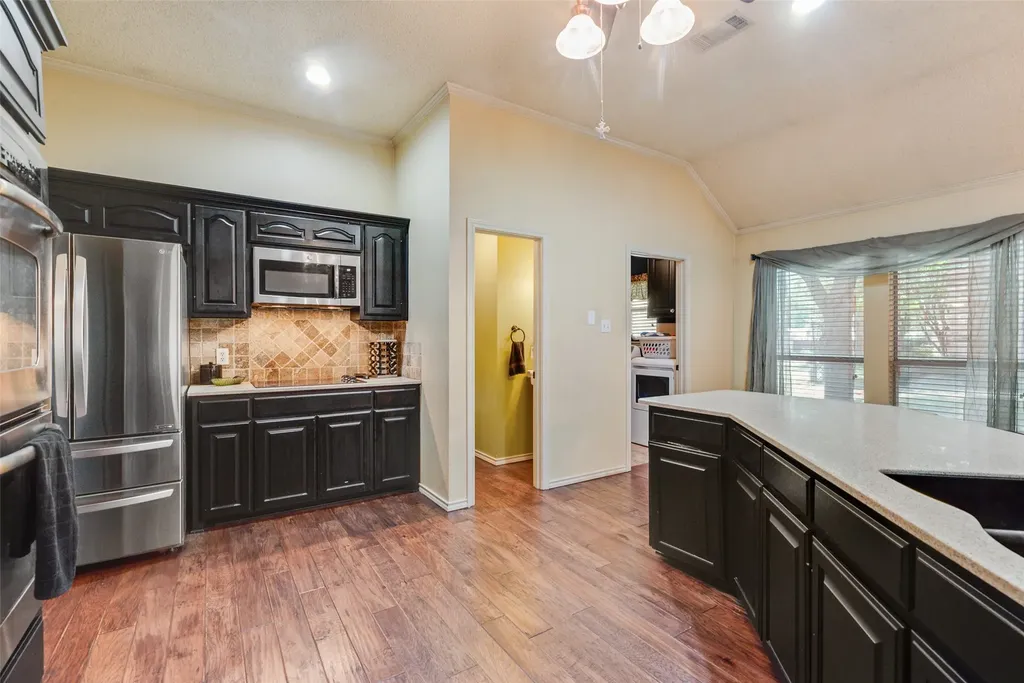 2921 Oak Ridge Drive Hurst TX 76054