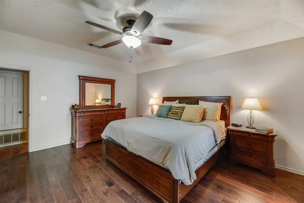 2921 Oak Ridge Drive Hurst TX 76054