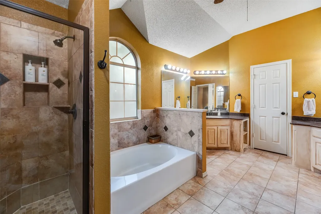2921 Oak Ridge Drive Hurst TX 76054