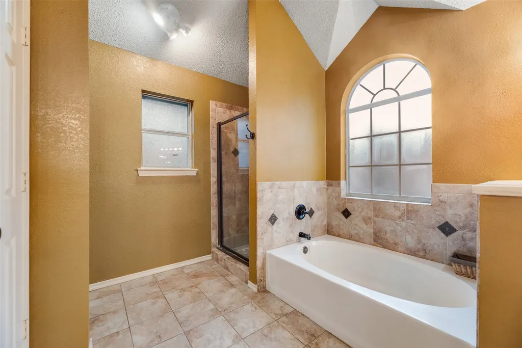 2921 Oak Ridge Drive Hurst TX 76054