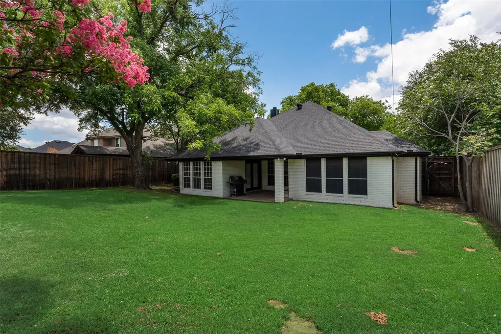 2921 Oak Ridge Drive Hurst TX 76054