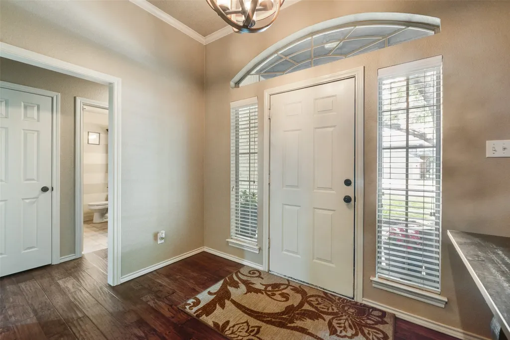 2921 Oak Ridge Drive Hurst TX 76054