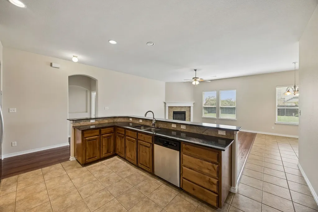 4201 Garden Path Lane Mansfield TX 76063