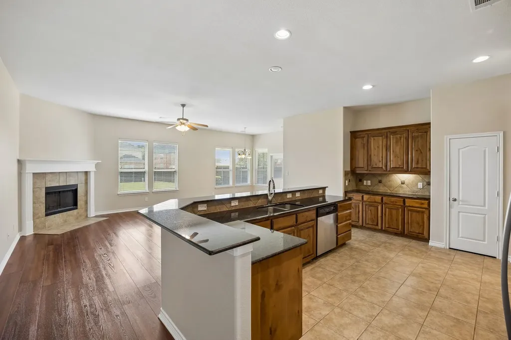 4201 Garden Path Lane Mansfield TX 76063