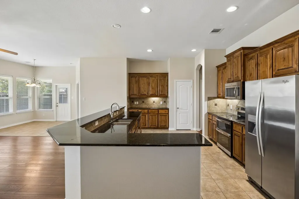 4201 Garden Path Lane Mansfield TX 76063