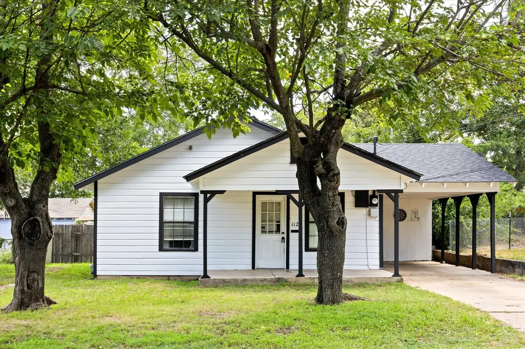 1120 N Chamberlain Street Stephenville TX 76401