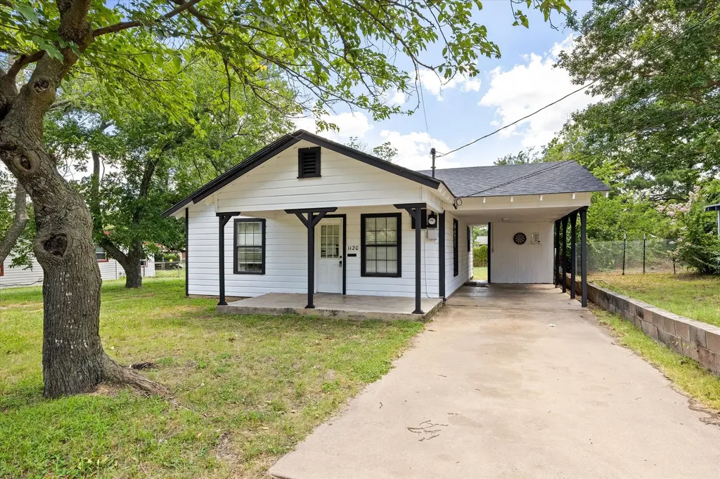 1120 N Chamberlain Street Stephenville TX 76401