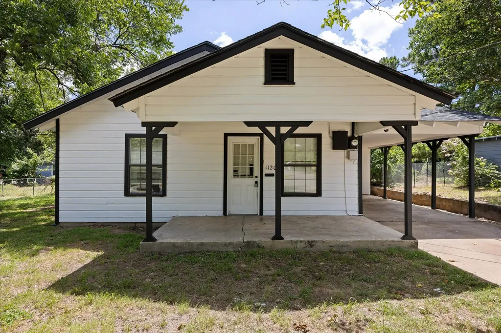 1120 N Chamberlain Street Stephenville TX 76401