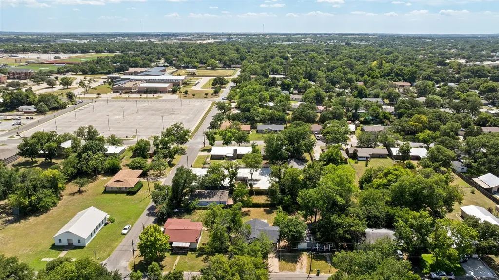 1120 N Chamberlain Street Stephenville TX 76401