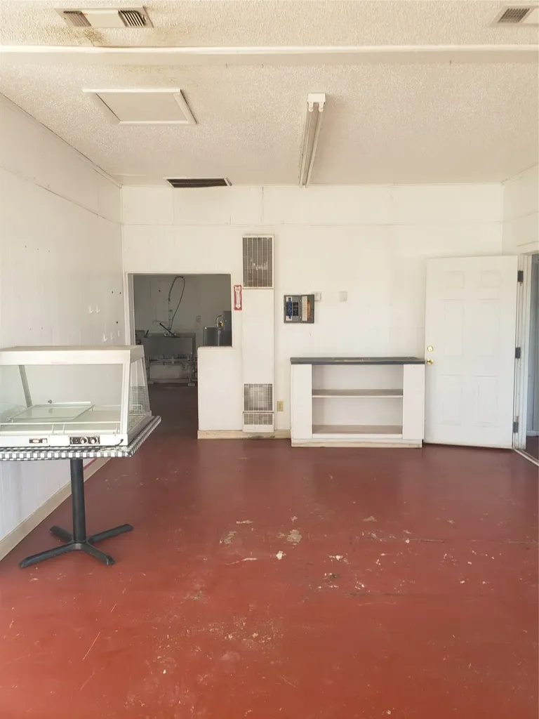 1198 E Hall Street Bangs TX 76823