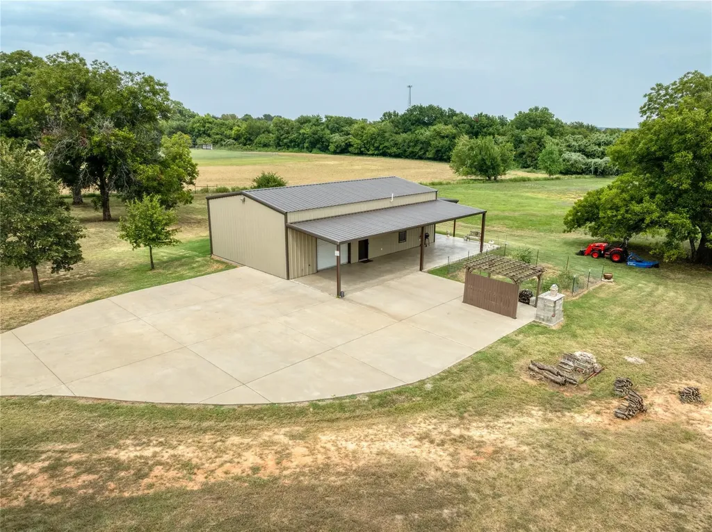 210 Spring Branch Trail N Springtown TX 76082