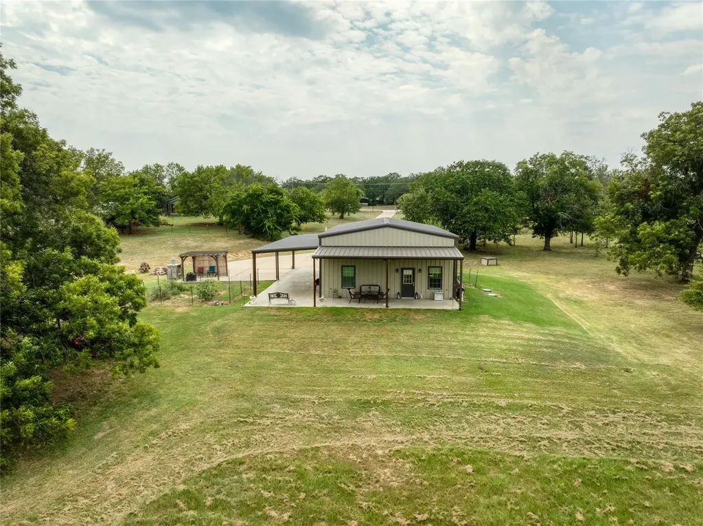 210 Spring Branch Trail N Springtown TX 76082