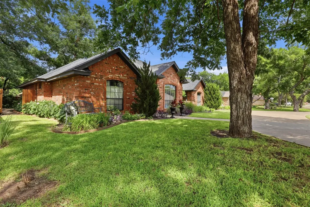 5210 Wedgefield Road Granbury TX 76049