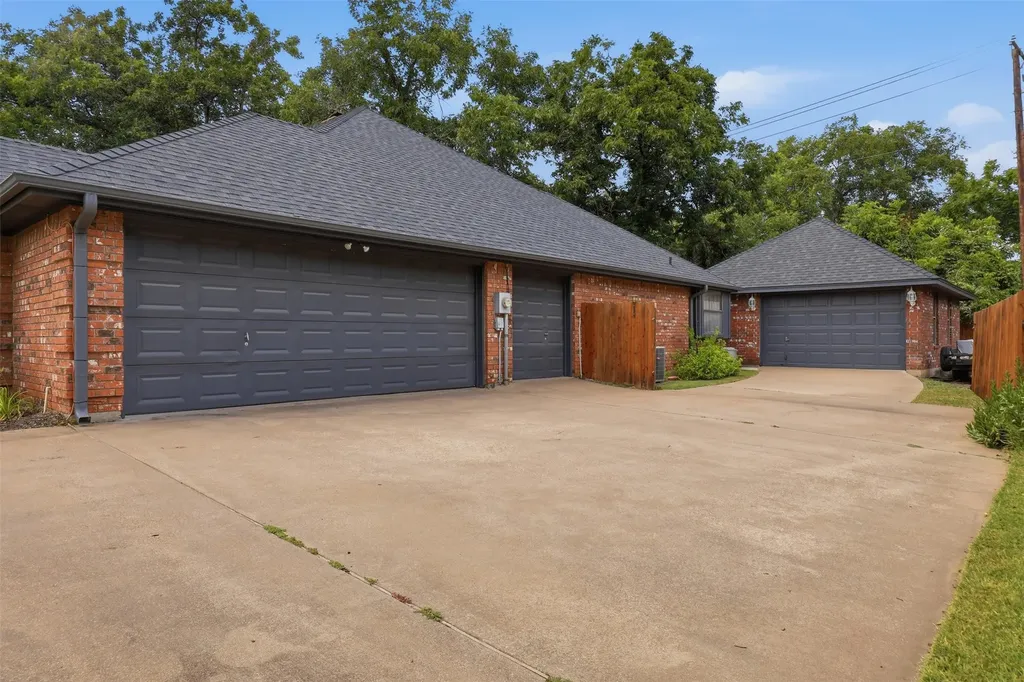 5210 Wedgefield Road Granbury TX 76049