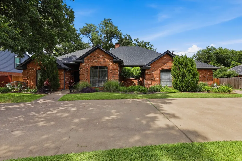 5210 Wedgefield Road Granbury TX 76049