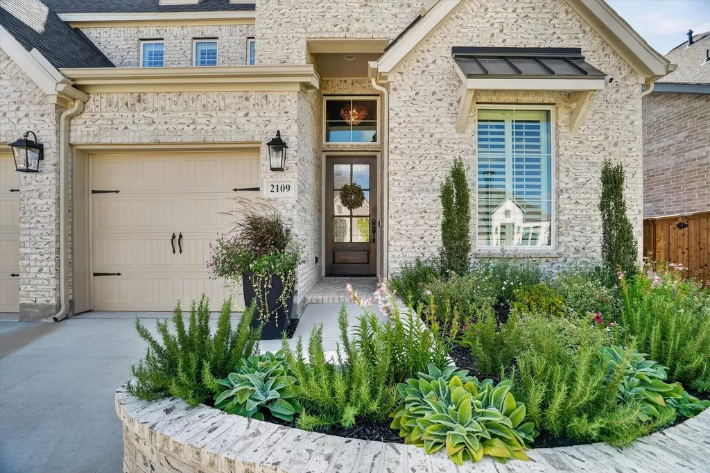 2109 Pleasant Run Fort Worth TX 76008