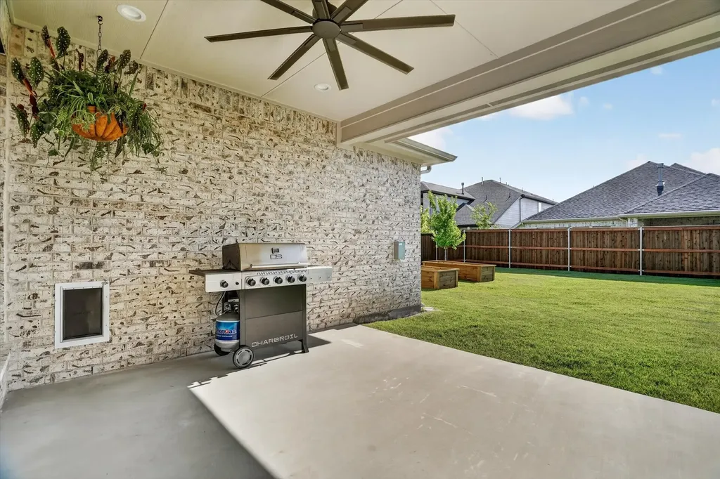 2109 Pleasant Run Fort Worth TX 76008