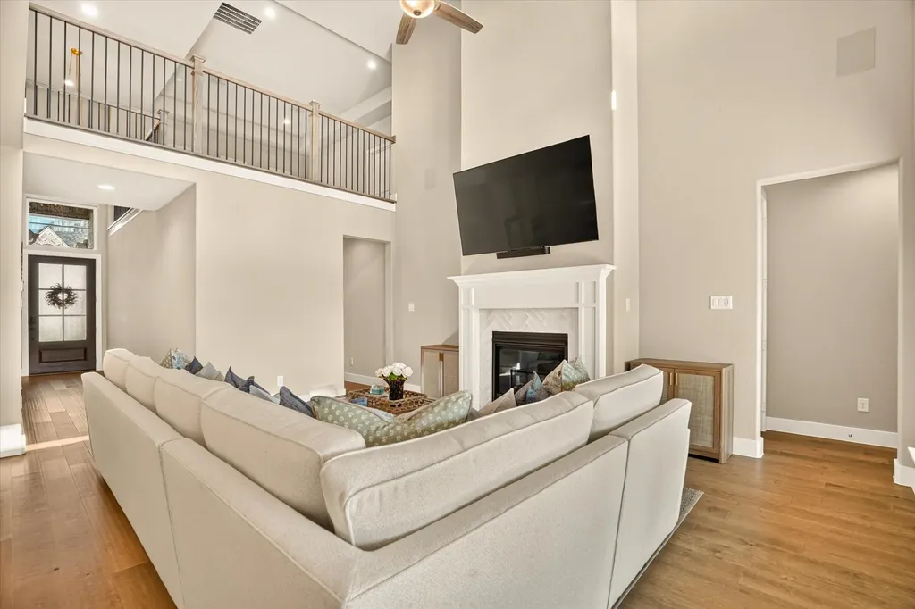 2109 Pleasant Run Fort Worth TX 76008