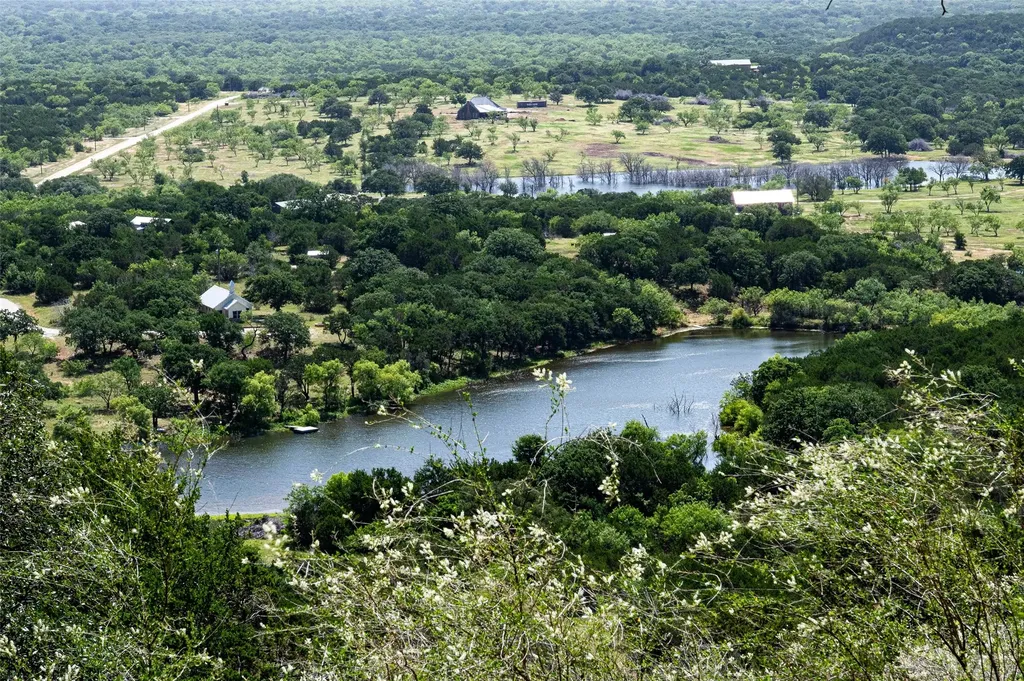 235 Big Bear Loop Strawn TX 76475