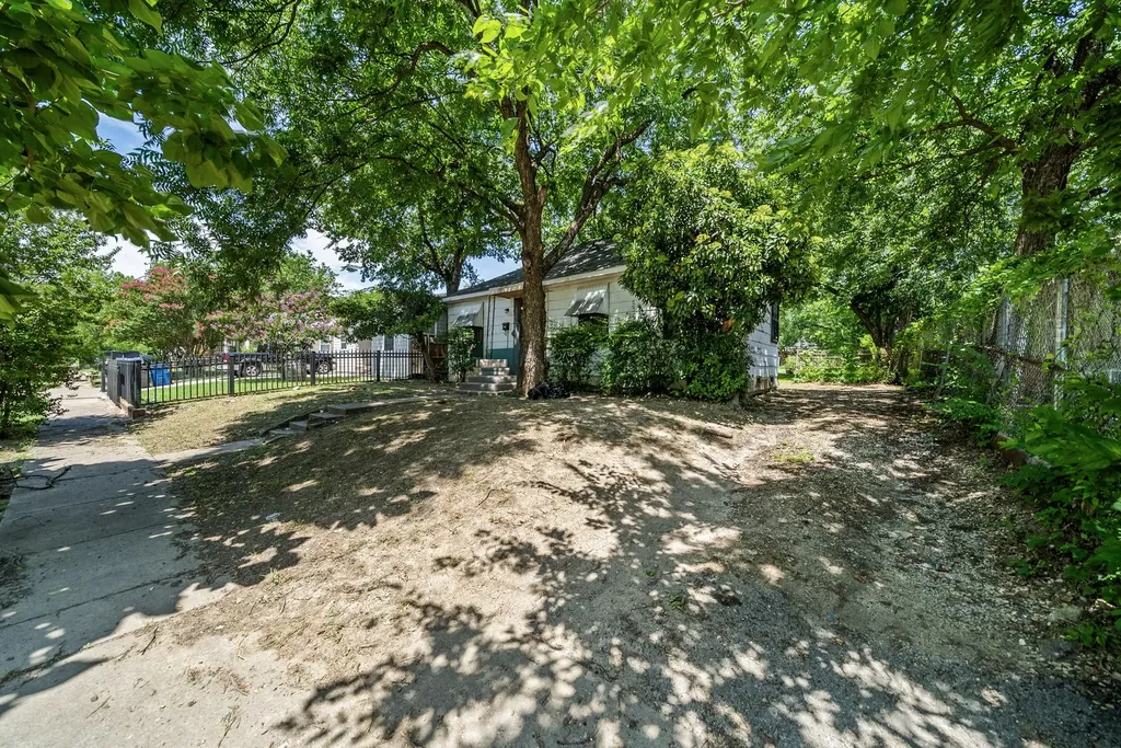 2942 Maryland Avenue Dallas TX 75216
