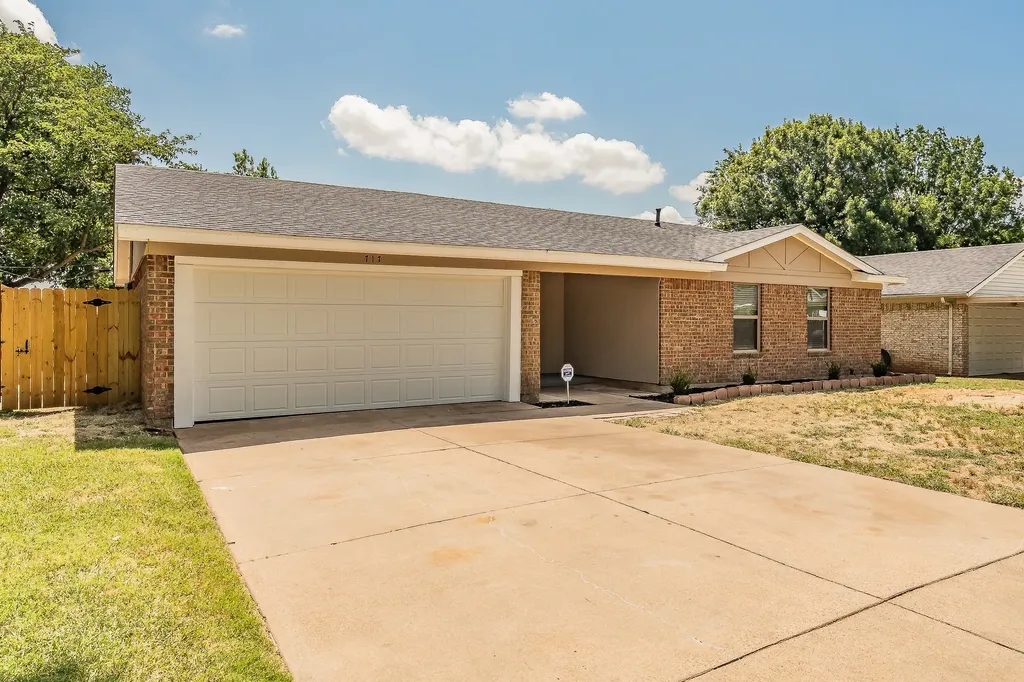 717 Blue Ridge Trail Saginaw TX 76179