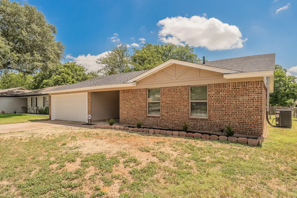 717 Blue Ridge Trail Saginaw TX 76179