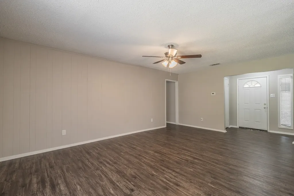 717 Blue Ridge Trail Saginaw TX 76179