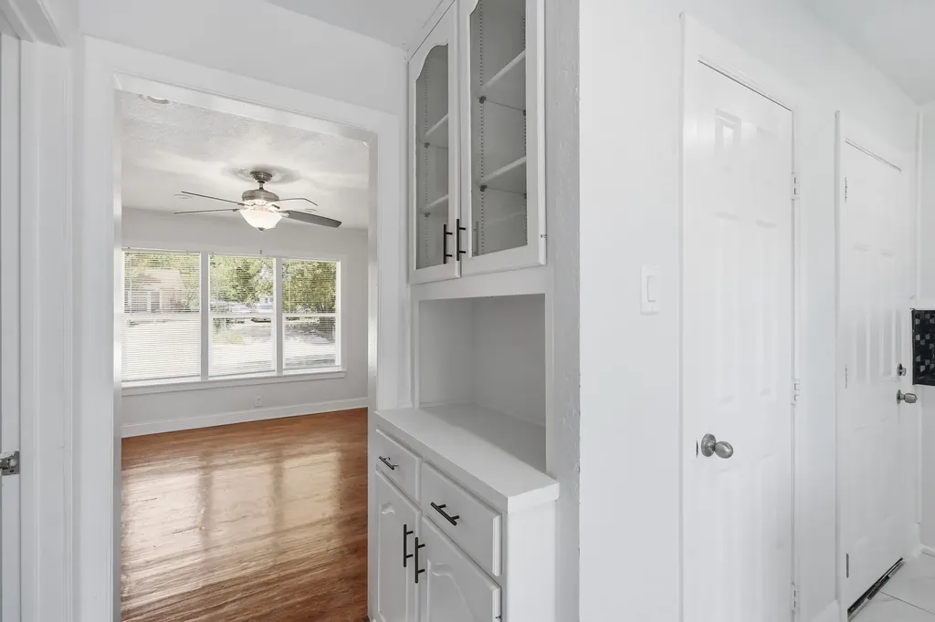 2626 Crest Avenue Dallas TX 75216