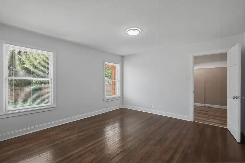 2626 Crest Avenue Dallas TX 75216