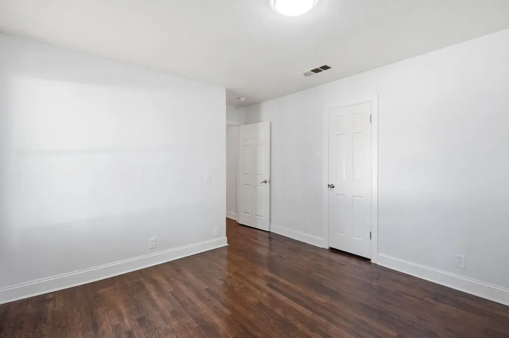 2626 Crest Avenue Dallas TX 75216