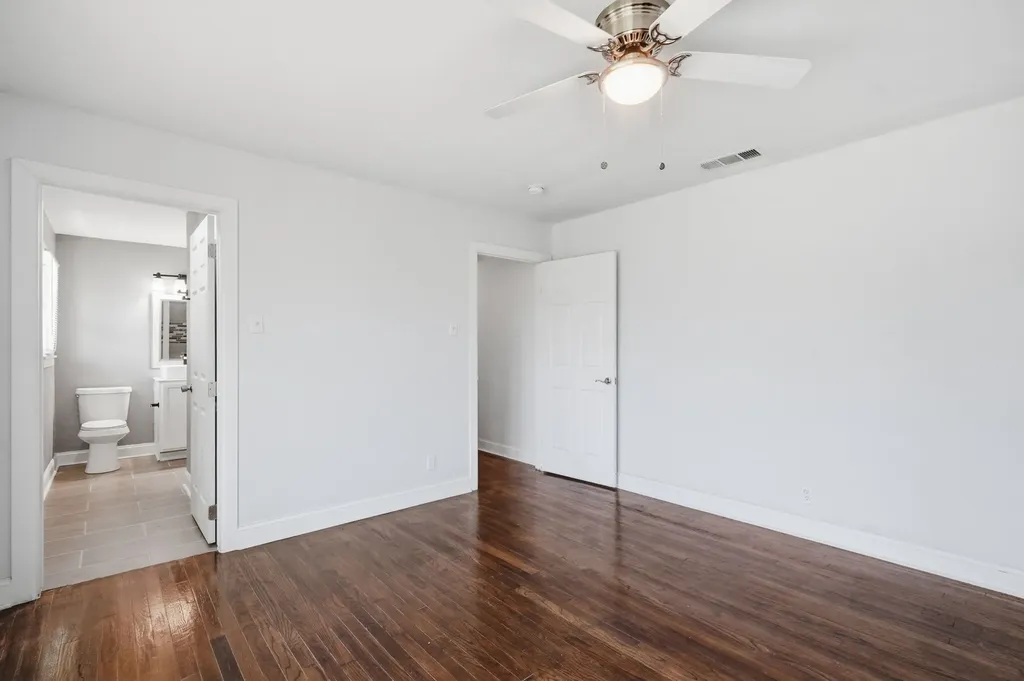 2626 Crest Avenue Dallas TX 75216